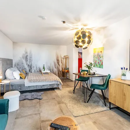 Deluxe Mit Terrasse Apartamento *