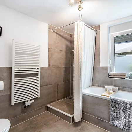 Deluxe Mit Terrasse Apartamento